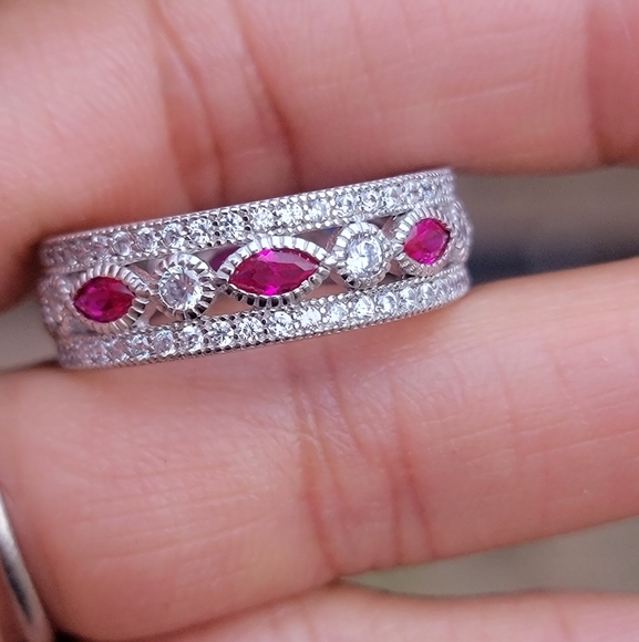 Gorgeous and elegant 925 sterling silver marquise rubies and round CZ diamonds w - Picture 9 of 16
